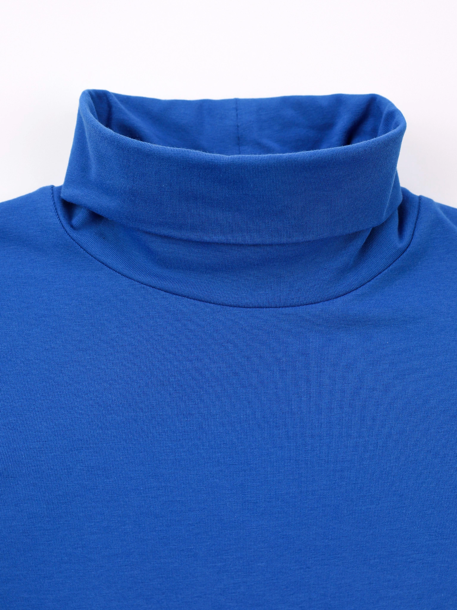 Водолазка синего цвета из смесового хлопка